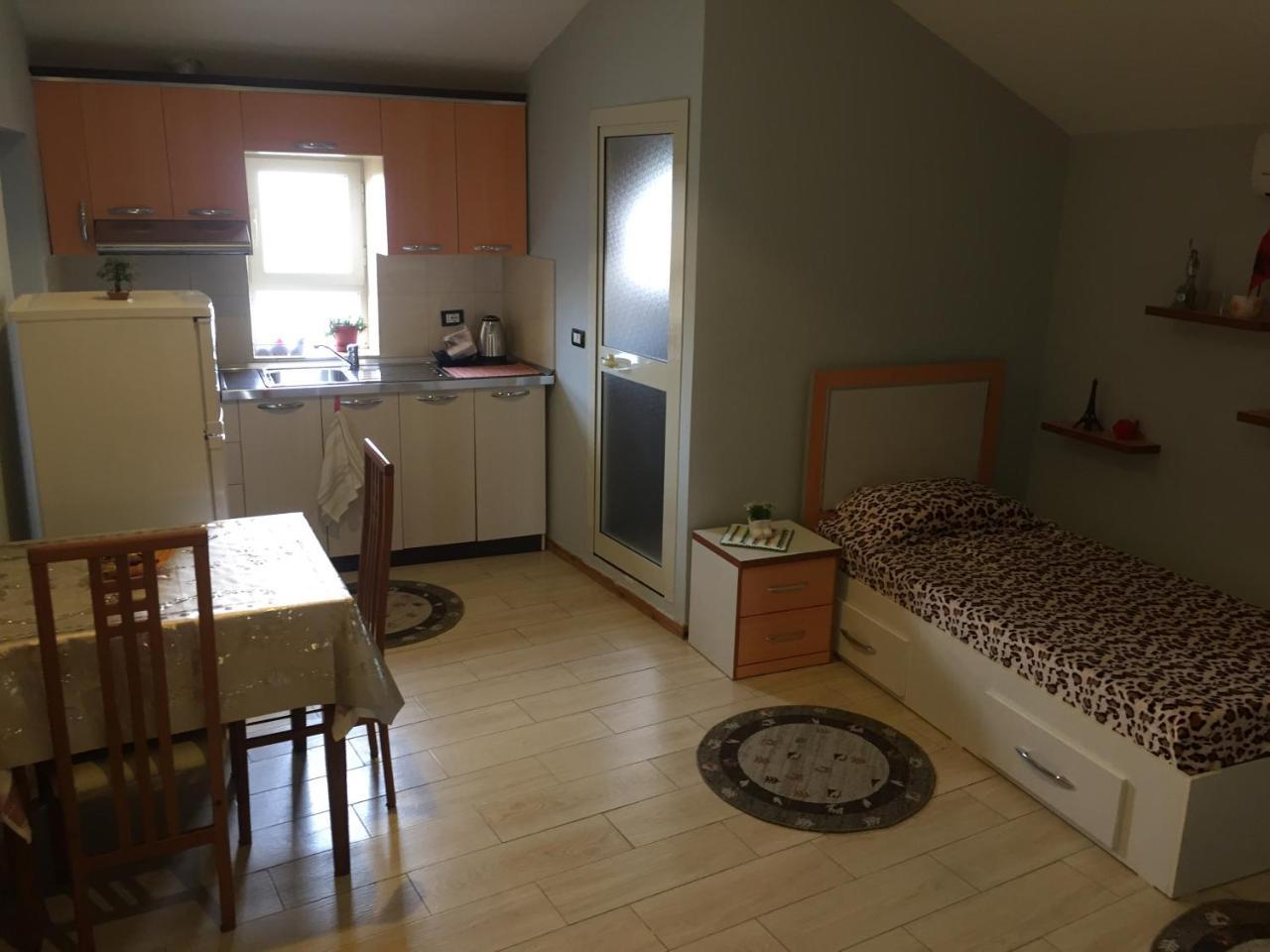 Lille France Apartments ชโคเดอร์ ภายนอก รูปภาพ