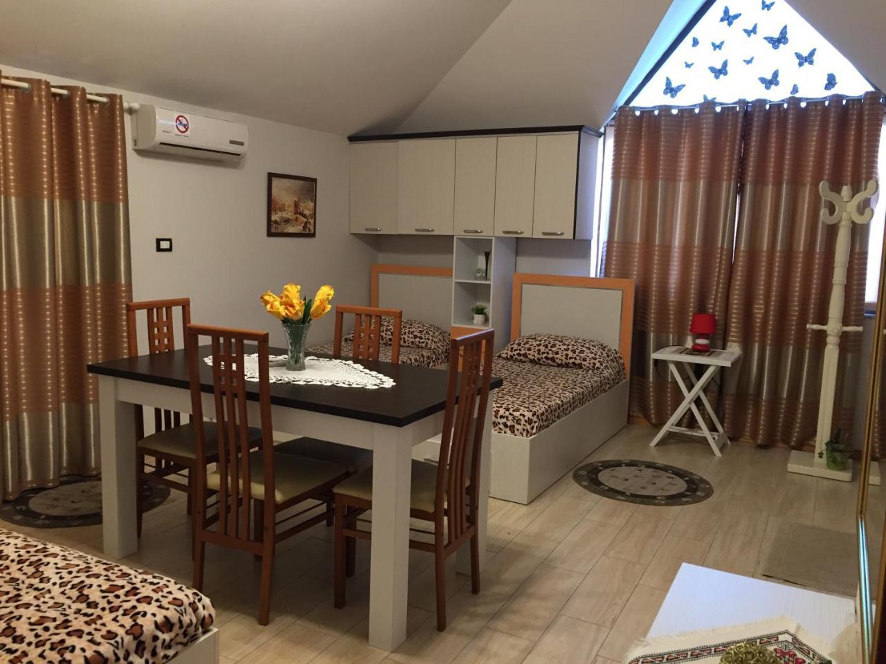 Lille France Apartments ชโคเดอร์ ภายนอก รูปภาพ