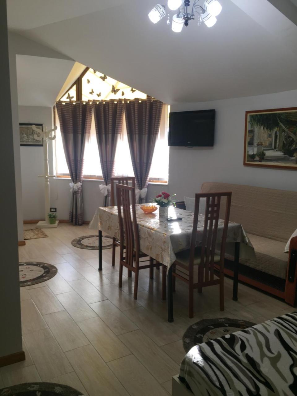 Lille France Apartments ชโคเดอร์ ภายนอก รูปภาพ